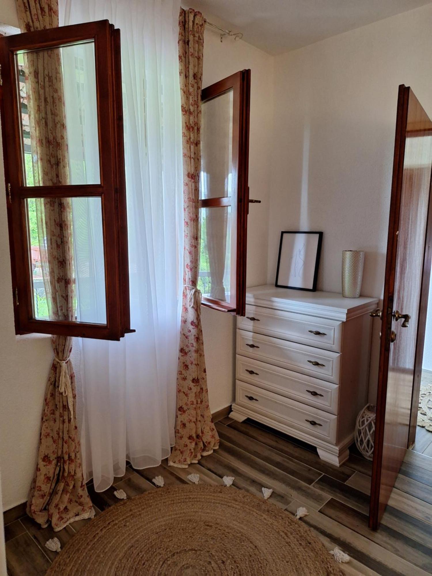Banjo Rustic House Lake View Virpazar Bagian luar foto